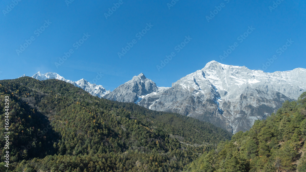 Fototapeta premium mountains in the mountains