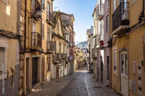 Photos Narrow street Travesia Porta do Sol in the old town of Setubal in Portugal