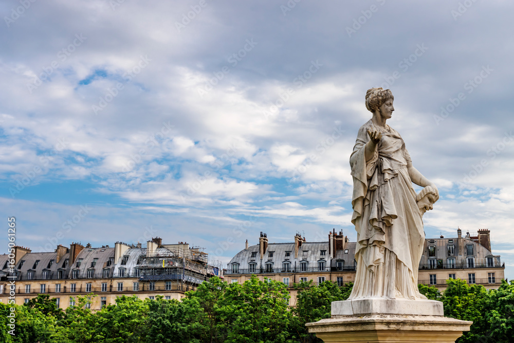 Obraz premium Female statue (La Comedie) in Jardin des Tuileries - Tuileries Garden - Paris, France, Europe