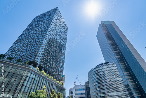 青空に映える高層ビル（名古屋駅前）