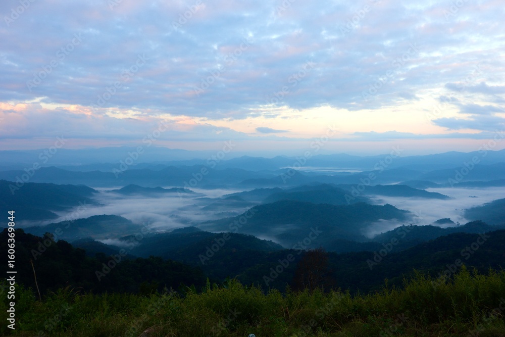 Obraz premium sunset in the mountains