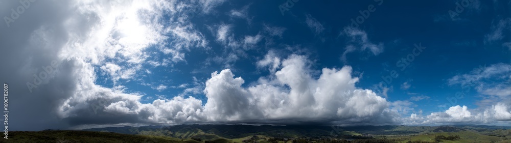 Obraz premium Stunning 360 degree panoramic hdr landscape of dramatic clouds in nature environment