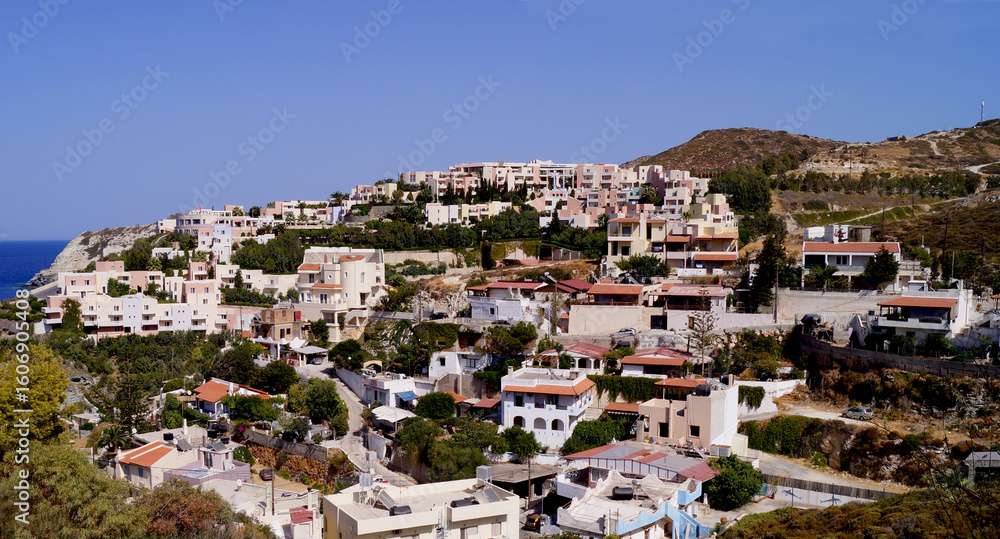 Obraz premium the veiw of island in crete,white houses on the Greece hill