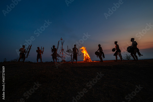 Schilderij op canvas Traditional New Year Celebration of Indigenous People in Vietnam Highlands
