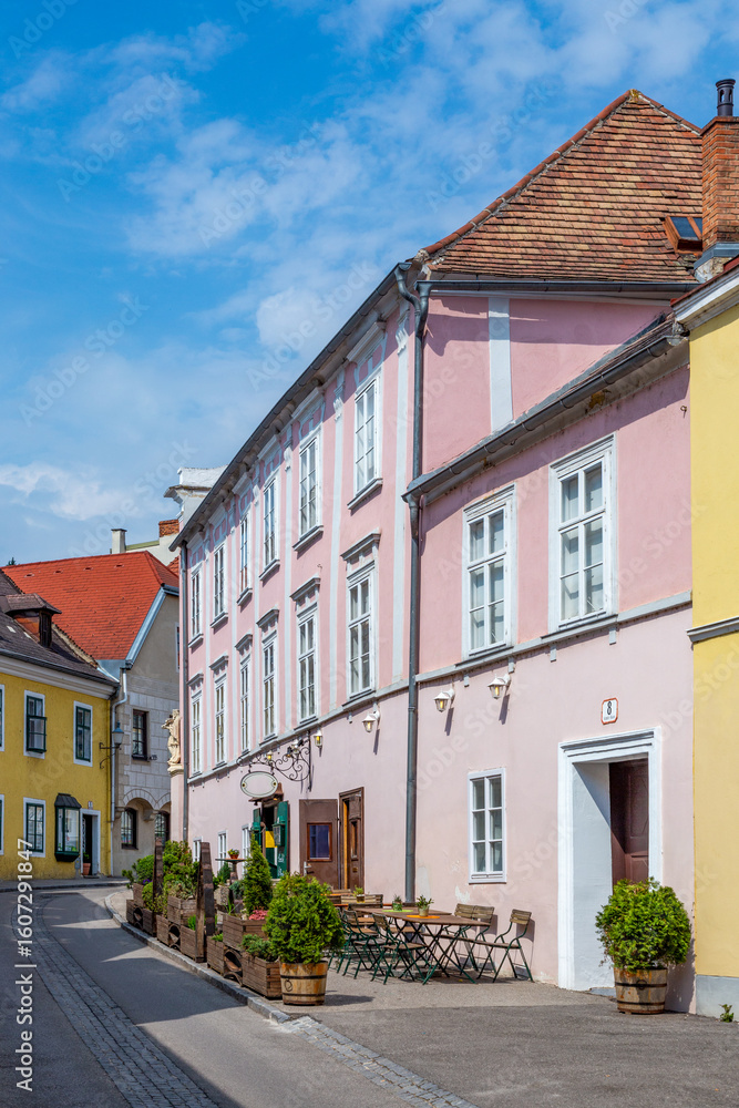 Fototapeta premium scenic old town with historic buildings in Krems, Austria.