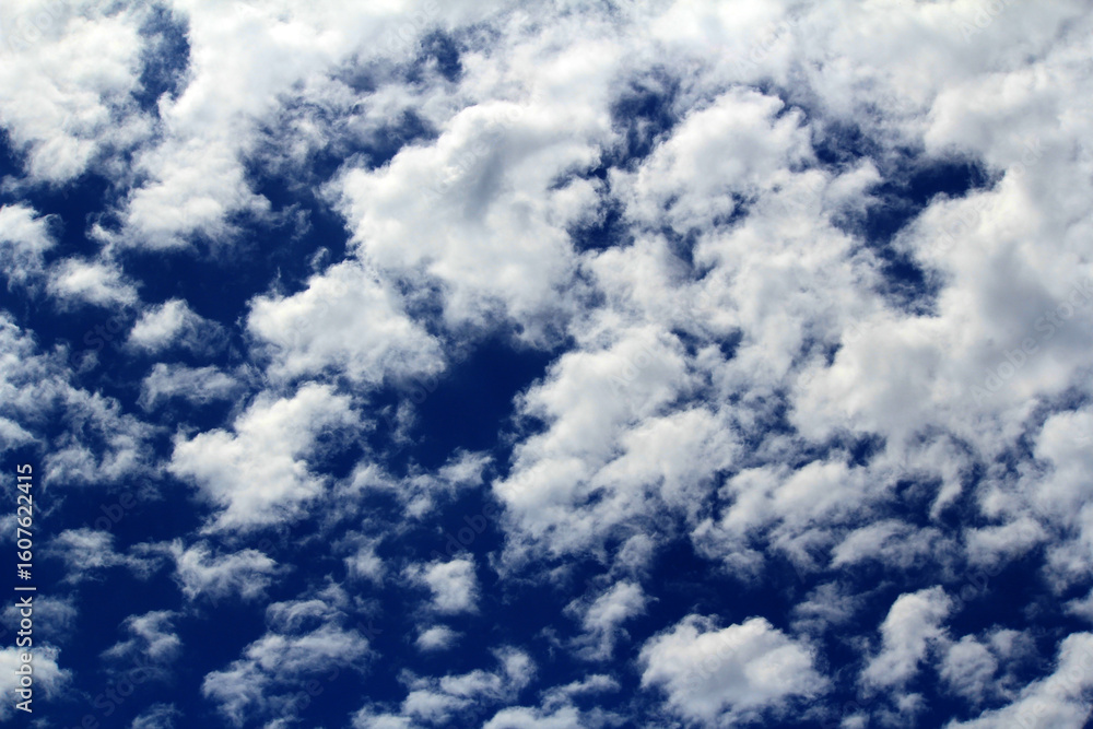 Obraz premium Altocumulus clouds