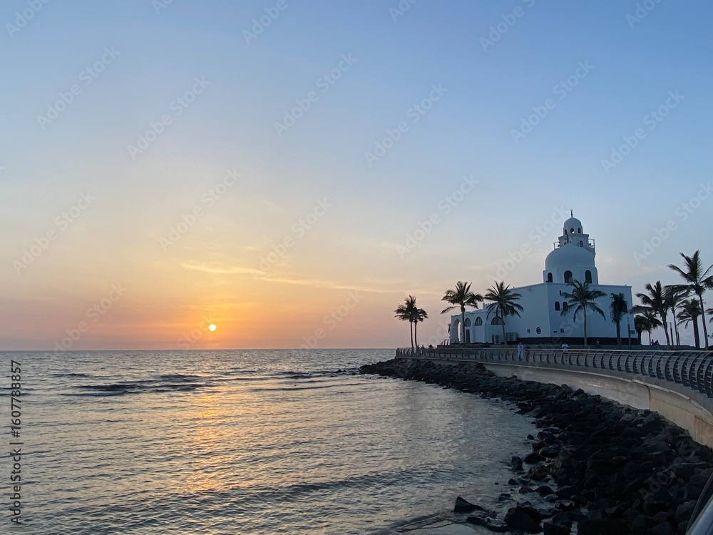 Fototapeta premium Sunset in Jeddah, Saudi Arabia, and there is a mosque for Muslims