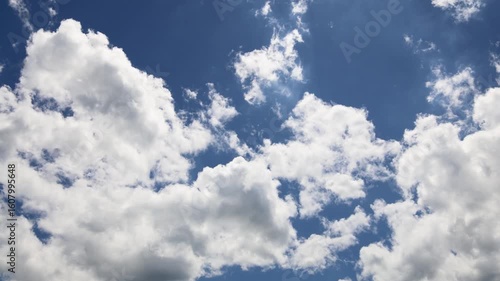 湧き立つ雲