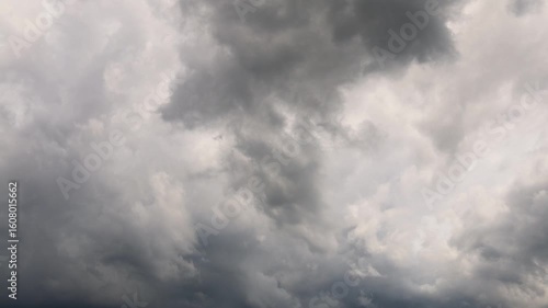 近づく雨雲　