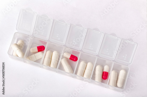 transparent medicine container for a week,with medicine capsules