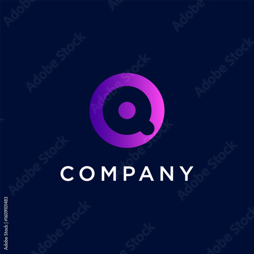 modern and abstract logo letter Q, vector graphic