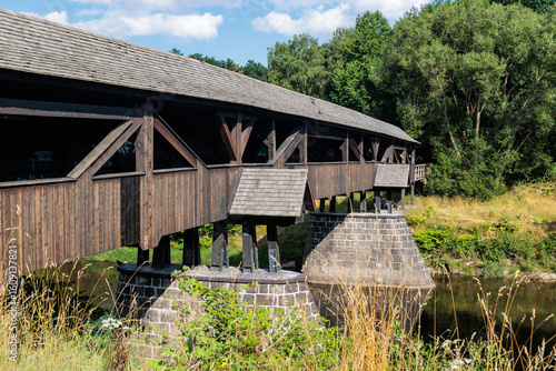 Der historische Röhrensteg über die Zwickauer Mulde