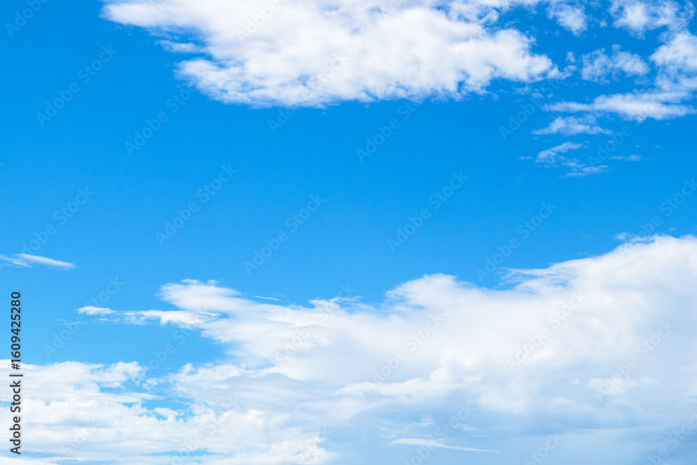 Obraz premium 夏の空 澄んだ青空と雲269