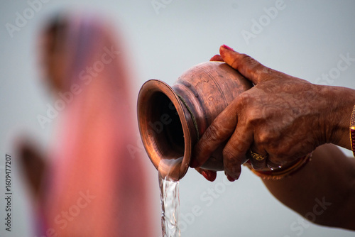 Fotografie Chhath devotee perform prayers