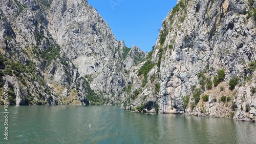 Komanstausee Albanien Fahrt mit der Autofähre von Fierze nach Koman