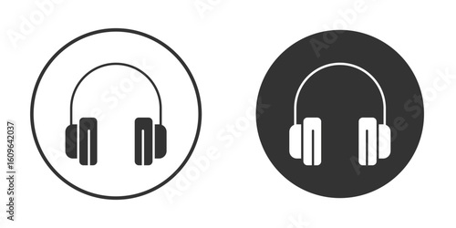 Headphone icon doodle vectors, vector illustration