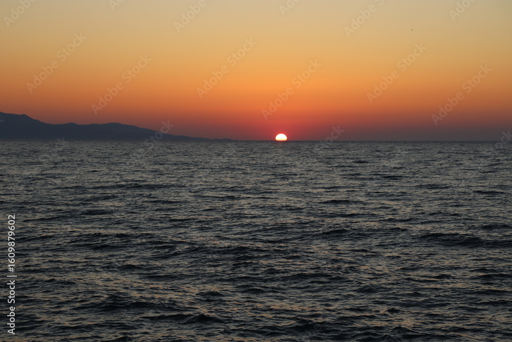 Obraz premium sunset over the sea