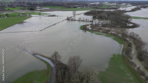 Wallpaper Mural Überflutung eines Feldes Torontodigital.ca