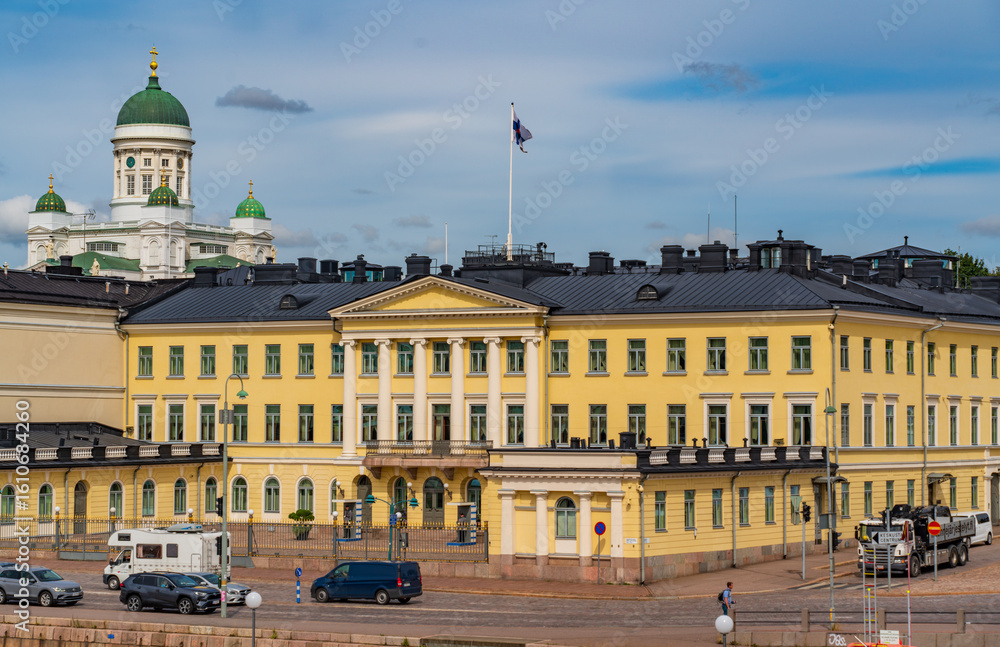 Obraz premium Presidential Palace at Market Square in Helsinki, Finland