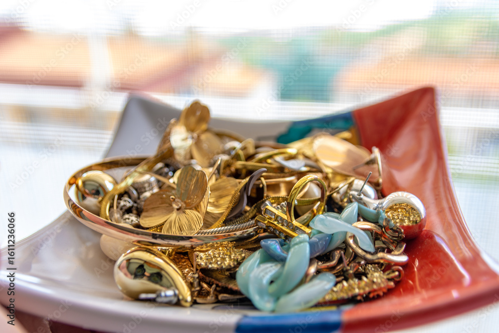 custom made wallpaper toronto digitalGold and precious stone jewelry, ready to wear.