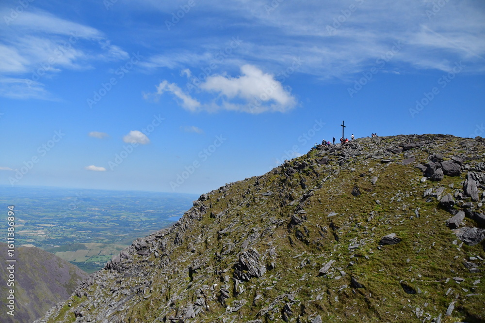 Fototapeta premium MacGillycuddy's Reeks, Carrauntoohil, Carrauntoohill, Carrantuohill mountain, Iveragh Peninsula, County Kerry, Ireland