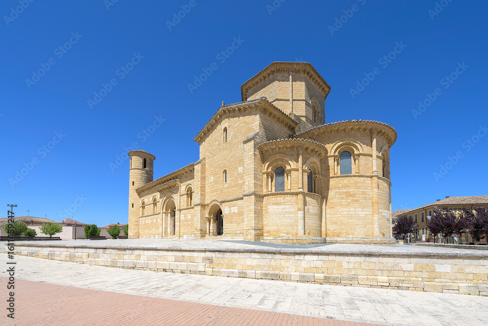 Obraz premium Romanesque Church of San Martín de Tours in Frómista, Palencia, Spain. Landmark on the Camino de Santiago
