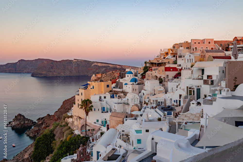 Fototapeta premium oia village on santorini island greece