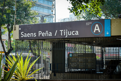 Rio de Janeiro, RJ, Brazil, 07/27/2025 - The subway entrance to Saens Peña station, located in the Tijuca neighborhood, in Rio de Janeiro's North Zone