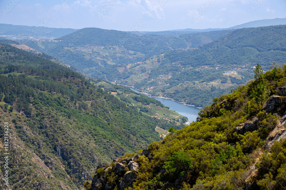 Obraz premium Mountain viewpoint overlooking the Sil River Canyon from Balcones de Madrid and Miradoiro do Curral do Penso, in the scenic Ribeira Sacra region, Ourense, Galicia, Spain.