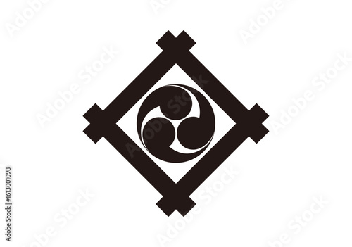 角立て井筒左三つ巴