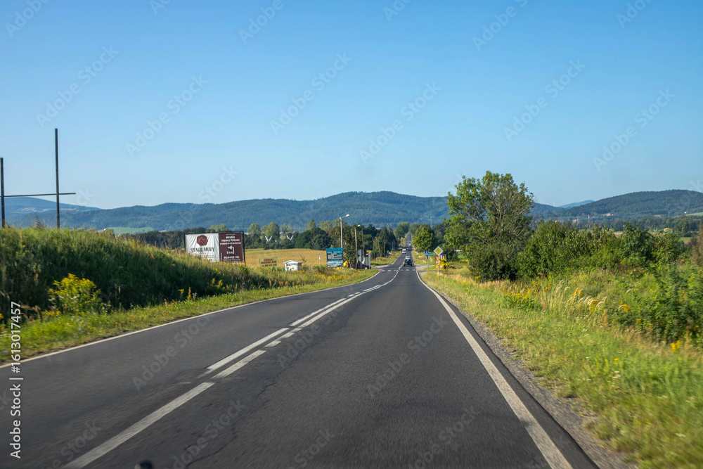 Fototapeta premium Endless Journey The Open Road Beckons