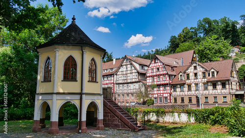 Blick auf den Pavillon der Villa Wagner am Nagoldufer und auf die Bischofstraße in Calw