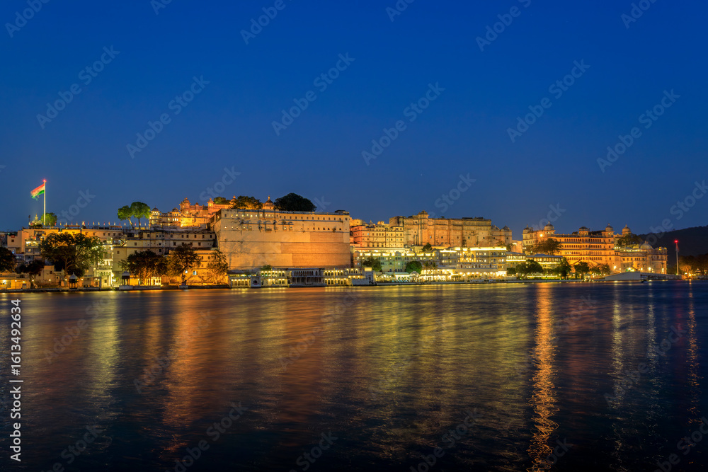 Fototapeta premium レイク・ピチョーラとシティ・パレス
