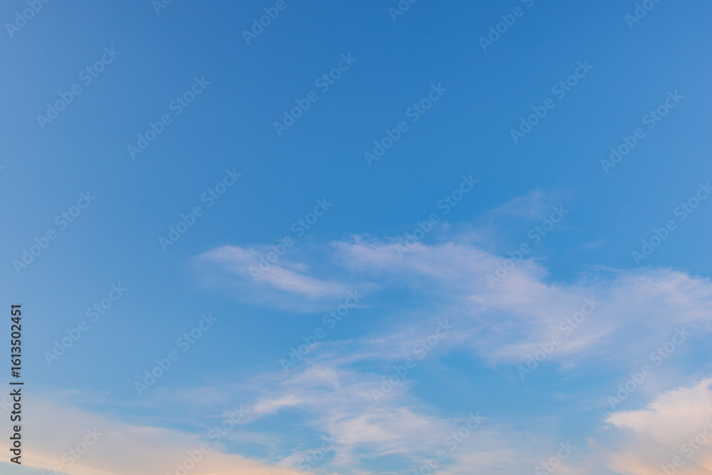 Fototapeta premium 息吐く夕空