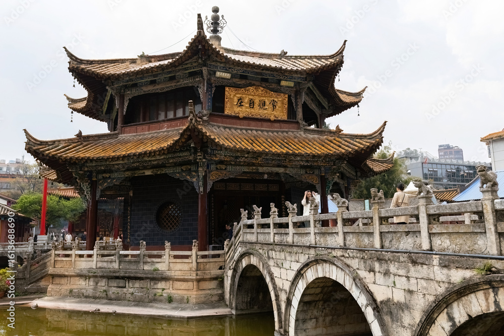 Naklejka premium Yuantong Temple details, stone bridge and temple pagoda, Kunming China