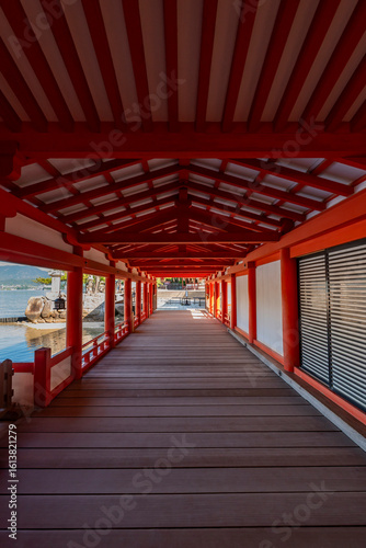 世界遺産・日本三景厳島神社東回廊　広島県廿日市市宮島