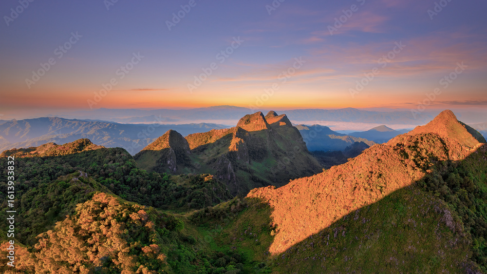 Naklejka premium Panorama view of the great mountains national park scenic from Doi Luang Chiang Dao in Chiang Mai Province, Thailand.
