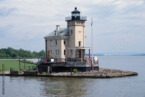 Rondout Lighthouse, on Hudson River, Kingston NY,, with Kingston-Rhinecliff Br 2.7 mi away.