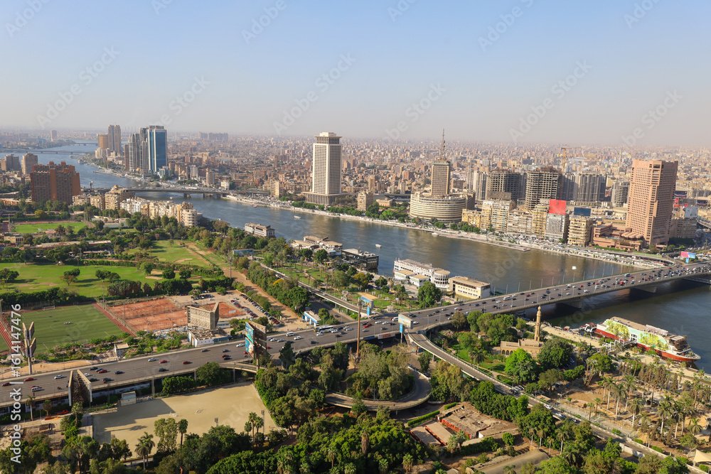 Obraz premium Egypt, Cairo, Aerial view of cityscape and Nile river - Cairo and Nile from above