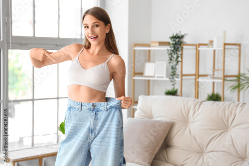 Beautiful young woman in lo...