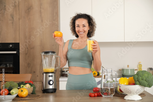Sporty mature woman with he...