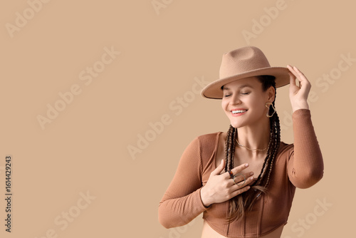 Stylish young woman with dr...