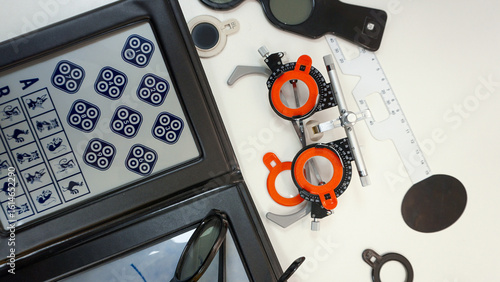Obraz na plátne Arrangement of optometry measurement tools for eye examination