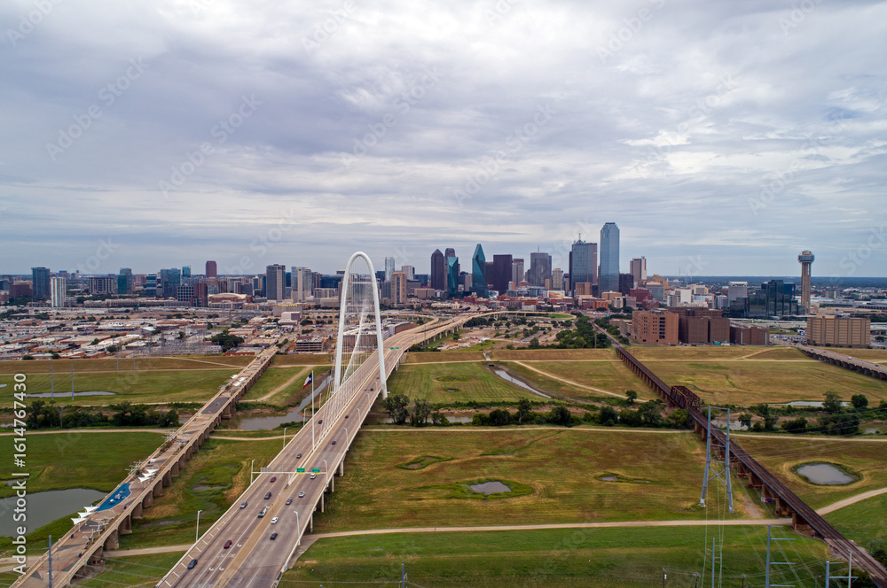Obraz premium Aerial view of the Dallas skyline