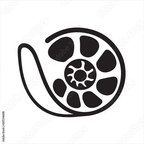 Silhouette Style Vector Nautilus Shell Logo Icon – Minimal Sea Shell Symbol for Marine, Ocean, Nature, or Spa Branding, Elegant Monochrome Spiral Graphic Design for Print, Web, and Packaging
