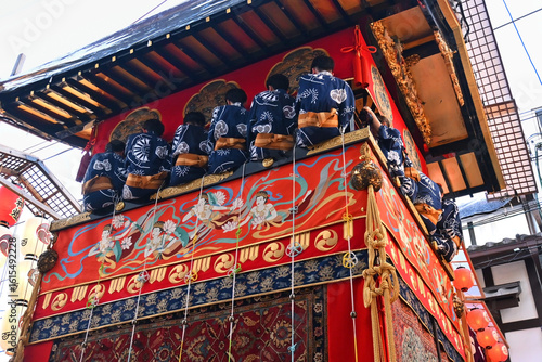 祇園囃子響く京都祇園祭 宵山の新町通り