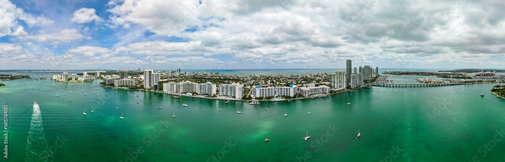 Obraz premium Landscape aerial Miami skyscraper cityscape. Luxury panoramic view Florida. Miami south beach aerial panorama. Panoramic landscape of Miami beach, Florida. Aerial panorama view. Urban horizon