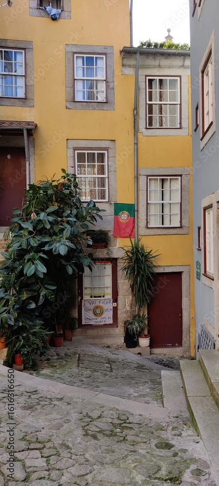 Fototapeta premium Street view of Porto, Portugal