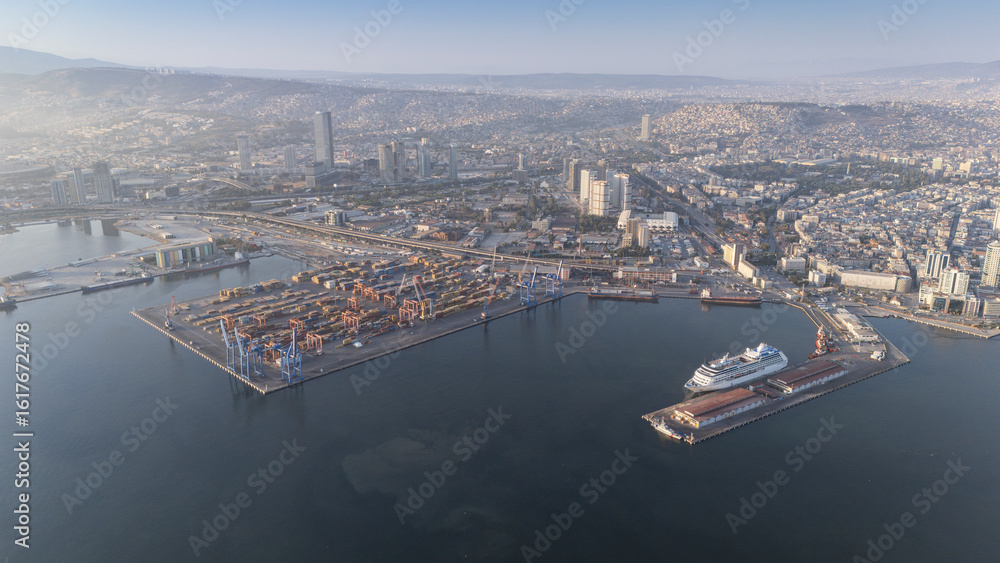 Fototapeta premium A magnificent morning view of Alsancak, izmir. Good morning izmir, Turkey. Aerial shot.