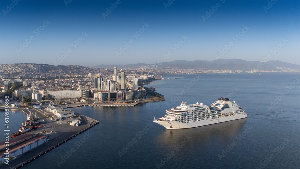 Fototapeta premium A magnificent morning view of Alsancak, izmir. Good morning izmir, Turkey. Aerial shot.
